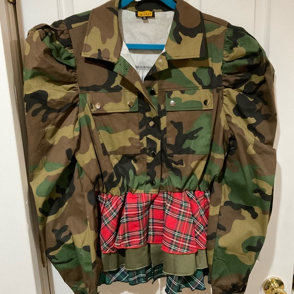 Camo Peplum Top XL | Statement Ruffle Plaid Hem | Streetwear Chic NWOT - Picture 6 of 9
